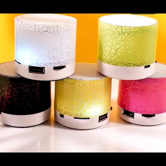 Wireless Mini LED blutetooth SPEAKER. Music Audio USB FM stereo - Picture 2 of 6